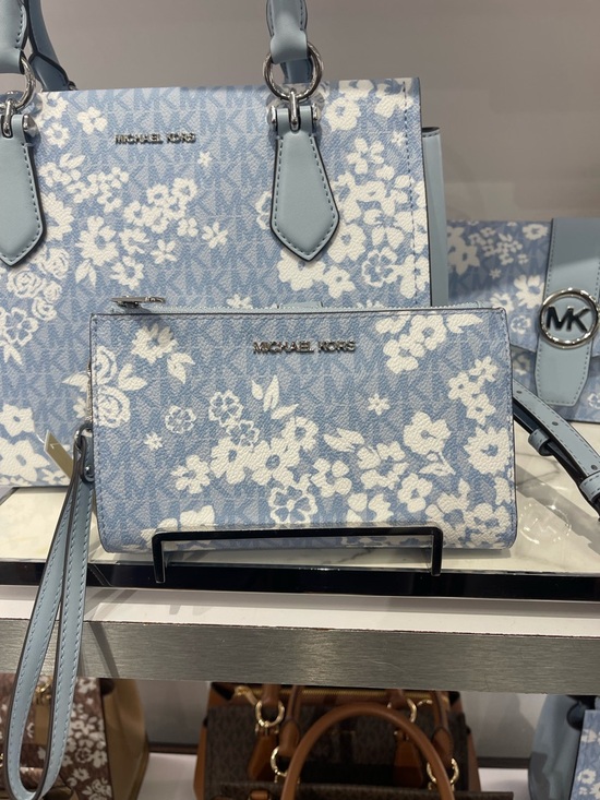 Michael Kors Handbags - MICHAEL KORS JST Lg Double Zip Printed Signature Logo Wristlet
Pale Ocean 
NWT
